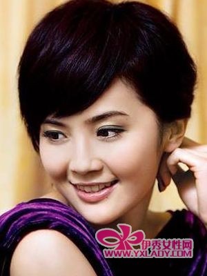 所以每个女人在护肤服饰和发型上的追求