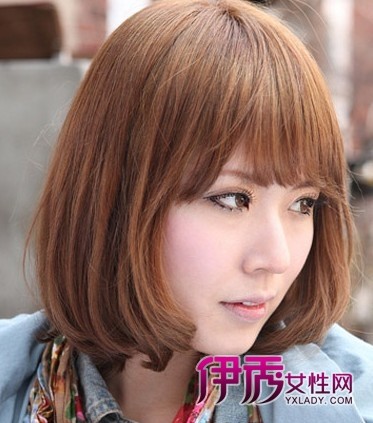 【女短发烫发<em>发型图片</em>】2014女人短发烫发最