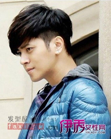 <em>斜庞克发型</em>】<em>斜庞克发型</em>四面图片大全及怎么打