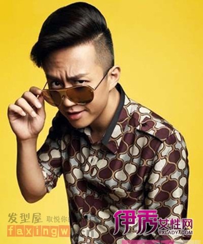 【<em>莫西干男生发型</em>】<em>2014莫西干男生发型图</em>片