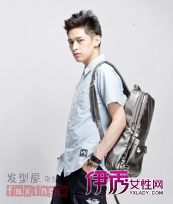 【<em>莫西干男生发型</em>】<em>2014莫西干男生发型图</em>片