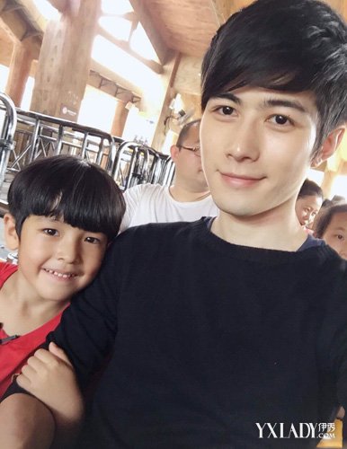 【<em>斜庞克发型</em>】<em>斜庞克发型</em>四面图片大全及<em>怎么</em>